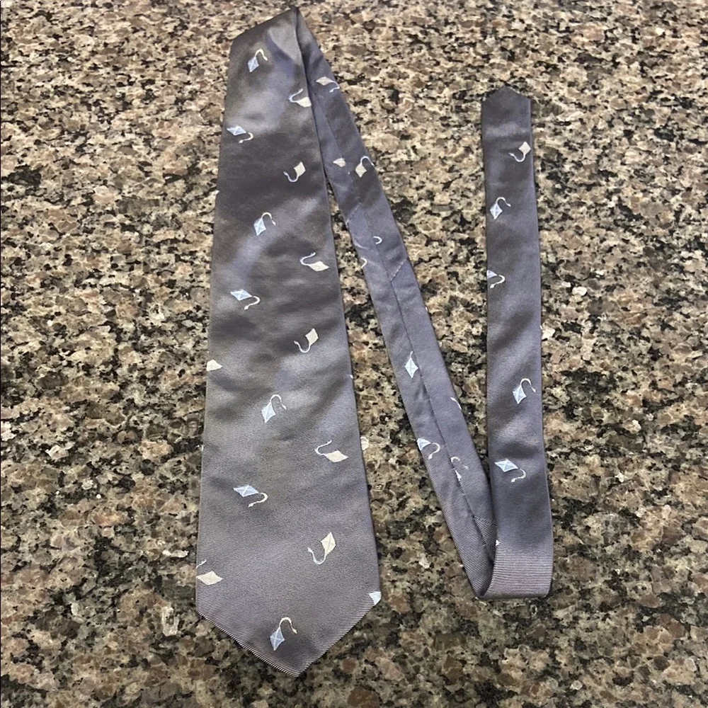 GAP Gray Tie with kite Pattern